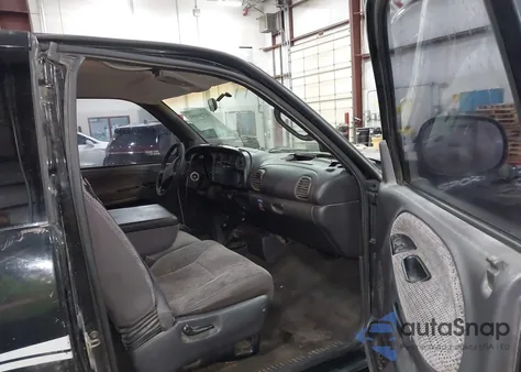 2000 Dodge Ram 1500 St z USA, uszkodzony, nr VIN 1B7HF13Z7YJ155877